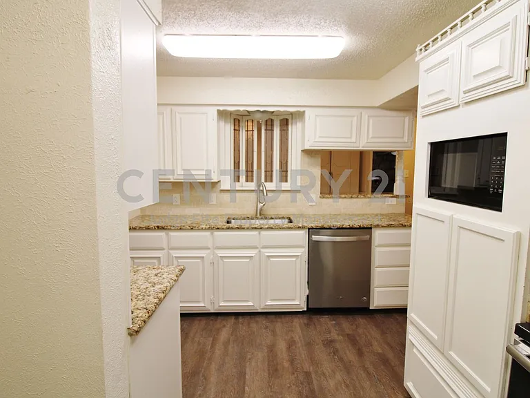 900 Valley Ridge Dr — Photo 7
