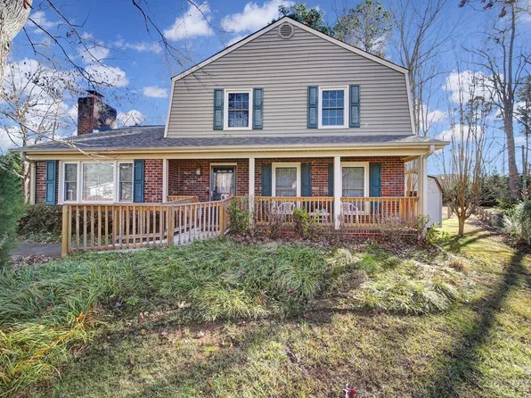 132 Brownstone Ct, Matthews, NC 28104