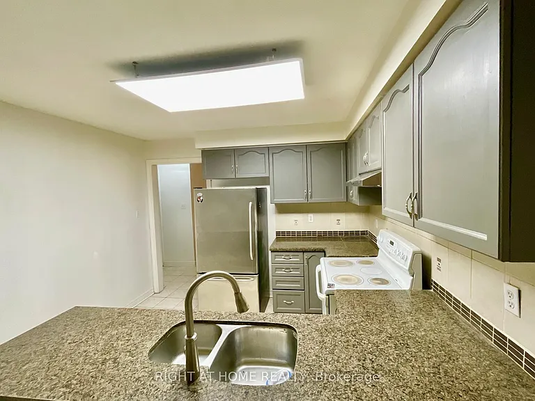 55 Velvet Grass Ln #A — Photo 2