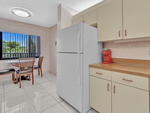 5th image of 10847 W Clairmont Circle #302