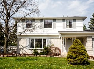 14401 Doris St, Livonia, MI 48154