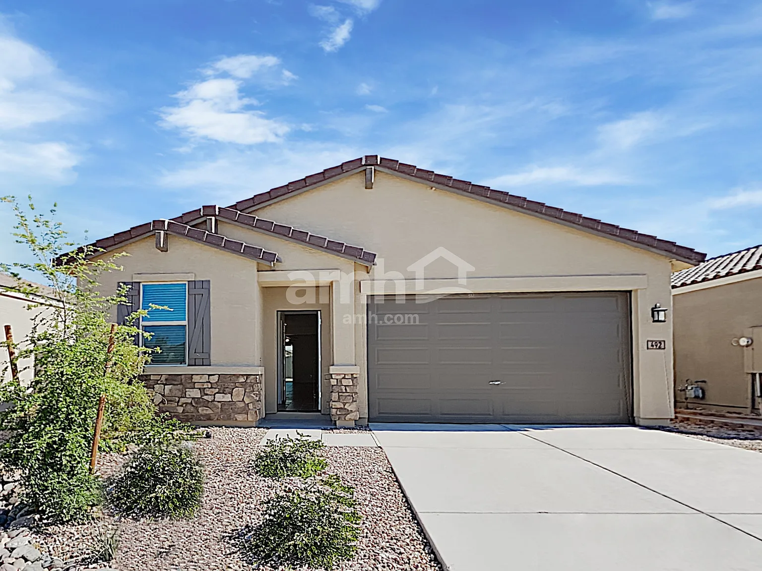 3 bed, 2.0 bath, 2005 sqft, $2,065 — Photo 1