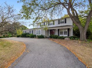 4015 Pinehurst Dr, West Bloomfield, MI 48322