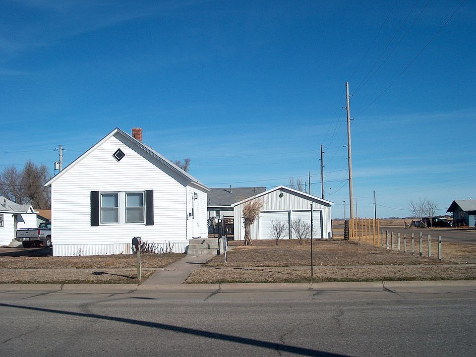 1st image of 704 E 8th St