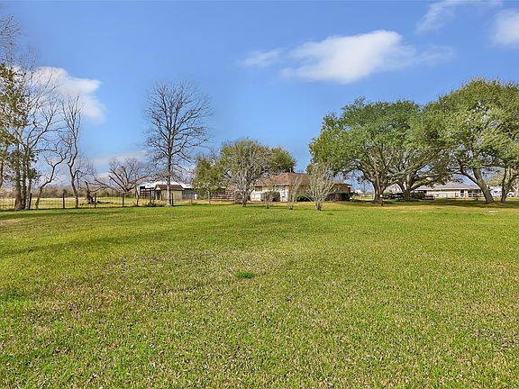 3rd image of 16503 Adlong School Rd