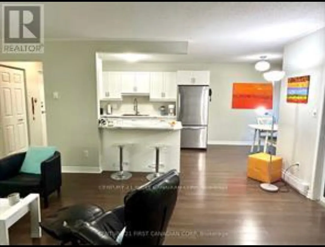 2 bed, 1.5 bath, 950 sqft, $1,475 — Photo 3