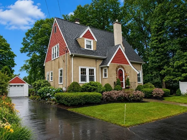 10 Fern Cir, Brockton, MA 02301