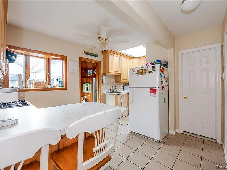 1 Bellmore Ave — Photo 10
