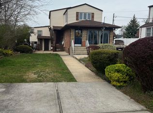 240 Oakley Avenue, Hempstead, NY 11003
