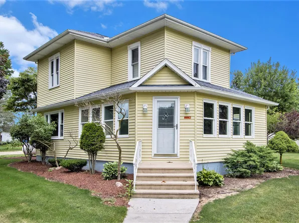 13924 Art Martin St, Fulton, MI 49052