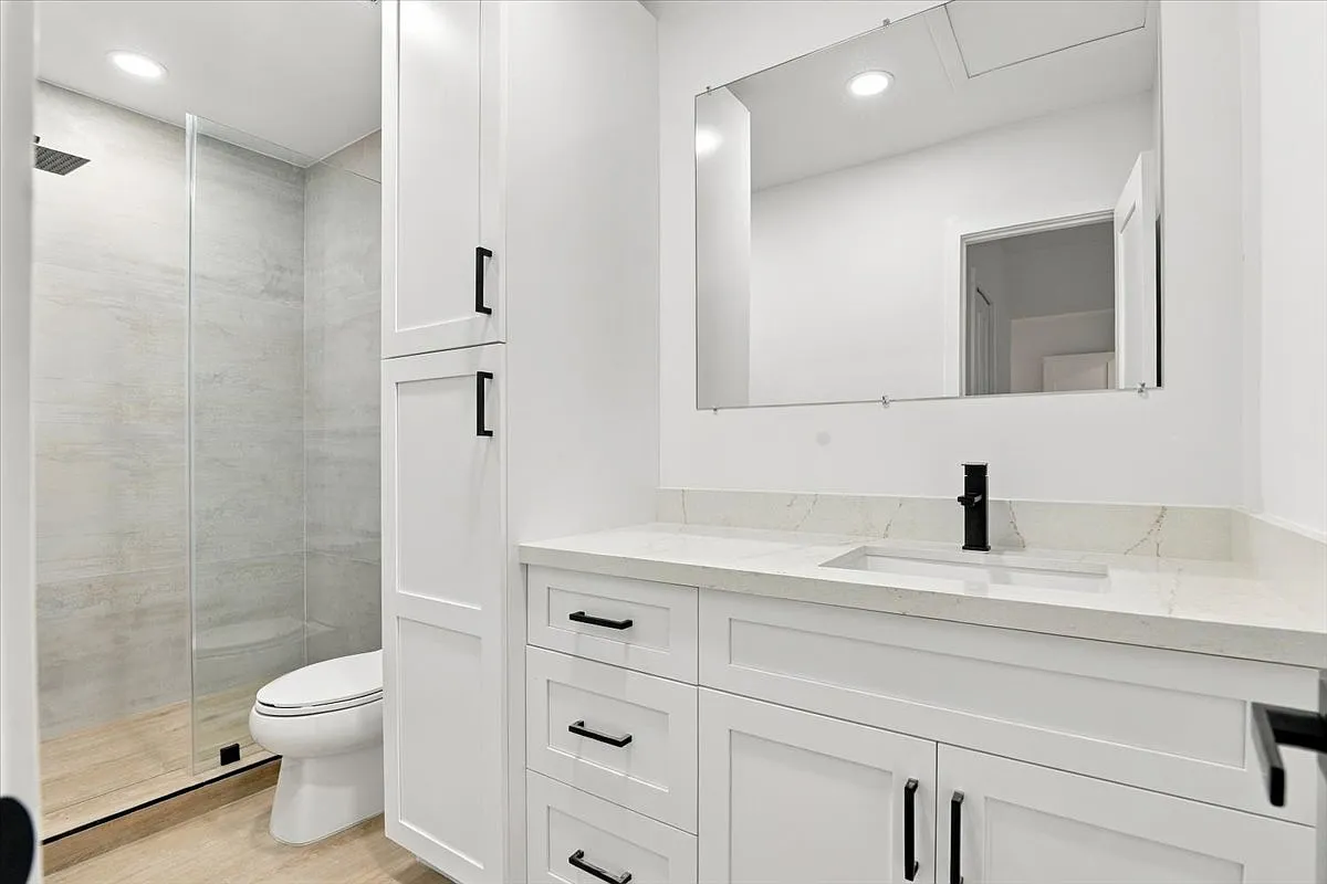4 bed, 2000 sqft, $4,650 — Photo 3