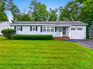 7 Perimeter Rd, Whitesboro, NY 13492