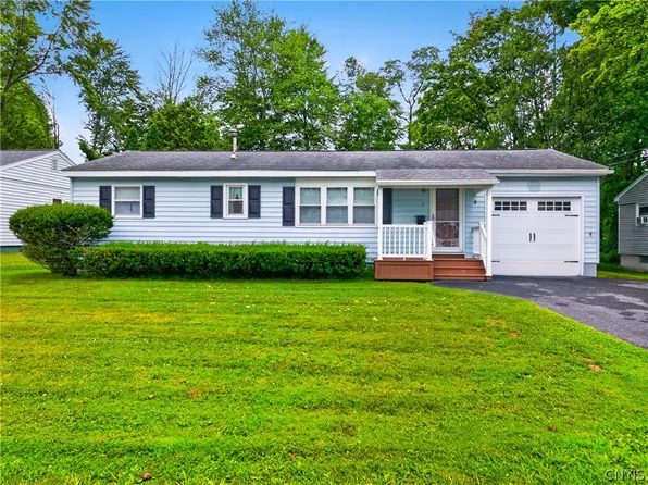 7 Perimeter Rd, Whitesboro, NY 13492