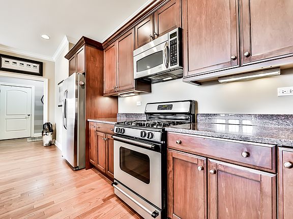 4th image of 2811 N Bell Ave Unit 201
