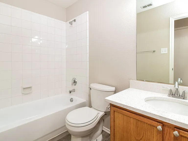 9104 Chisholm Trl — Photo 16