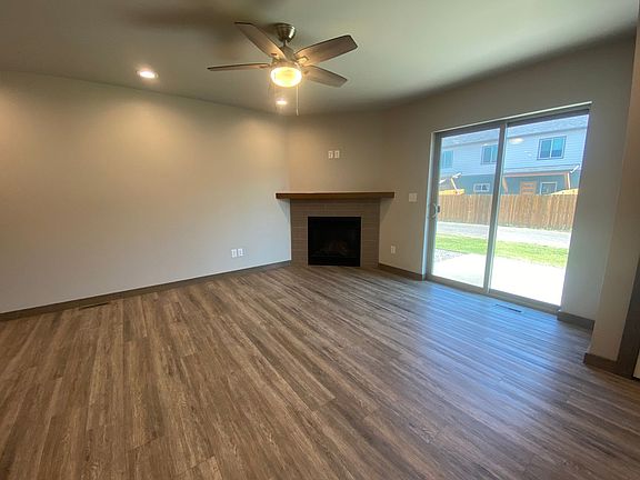 4th image of 1311 Fozzie Ln #A