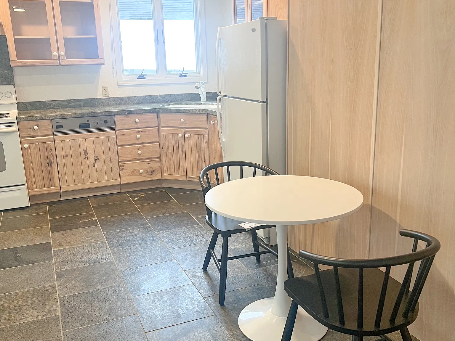 3010 Wyndham Ln — Photo 3