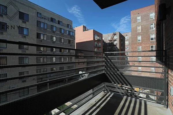 Rented by ERNY LLC | media 29