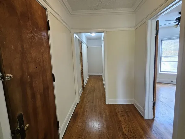 817 W Belle Plaine Ave APT 3F, Chicago, IL 60613