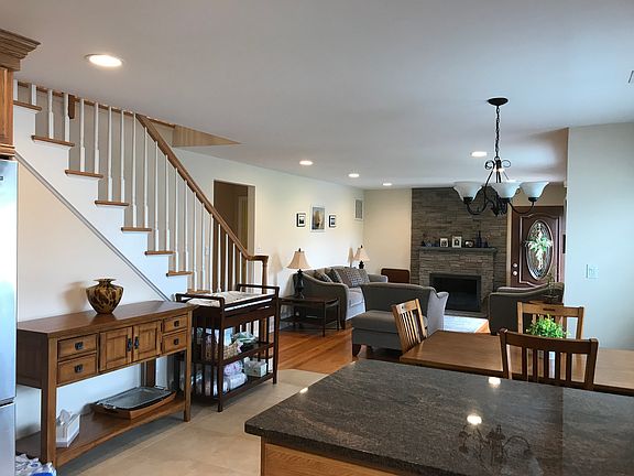 4th image of 23 E Jefferson Ave