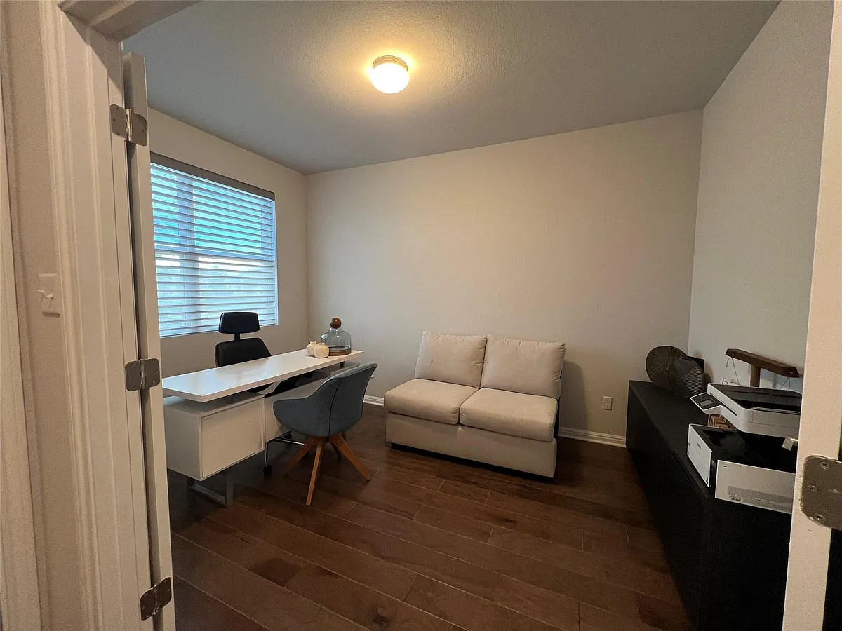 Building Photo - 107 Hornbill Dr