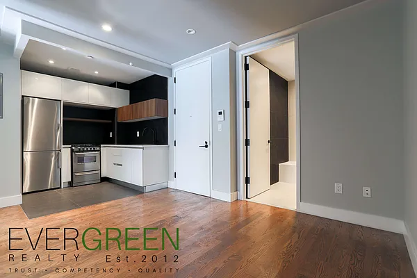 Rented by Evergreen Apartments BK | media 13
