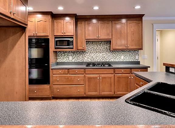 4th image of 5523 Rolling Woods Dr