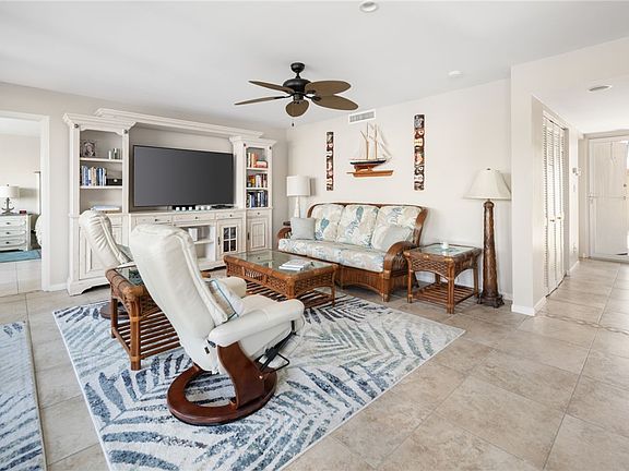 5th image of 901 Spyglass Ln #901