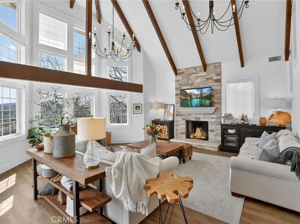 27604 Matterhorn Dr, Lake Arrowhead, CA 92352