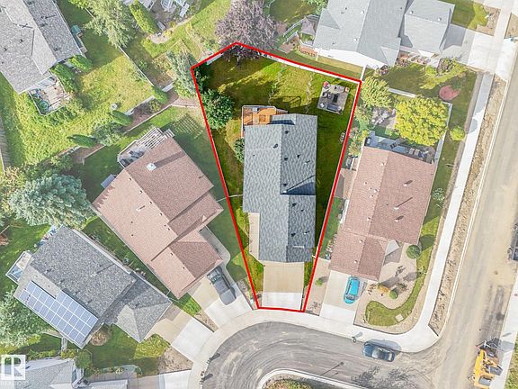 4th image of 247 Hooper Cres NW