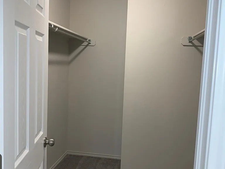 2932 Russell Rd — Photo 10
