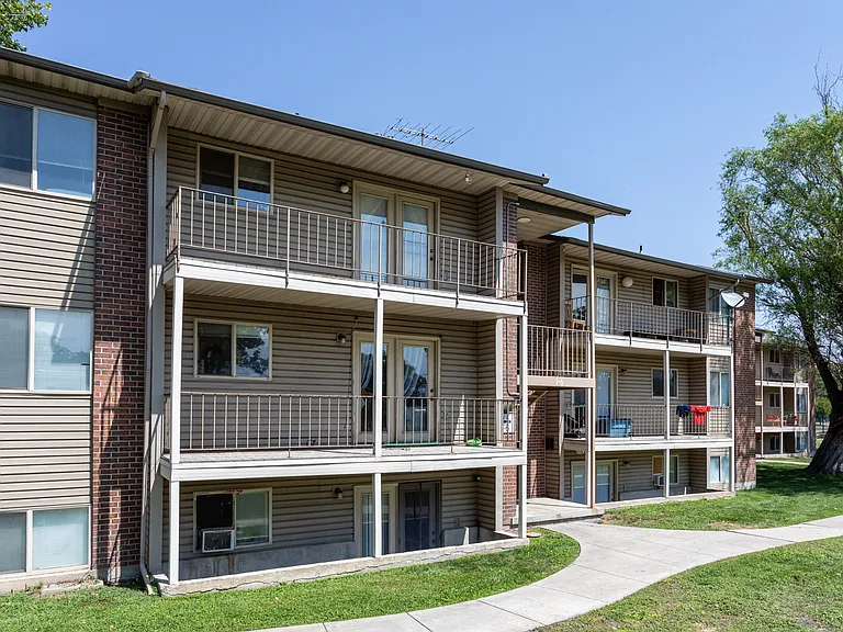 Cambridge Cove — Photo 19