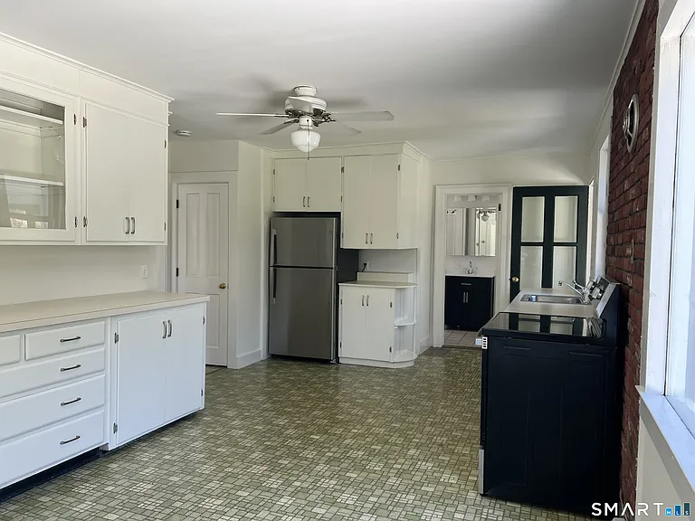 21 Pearl St — Photo 13