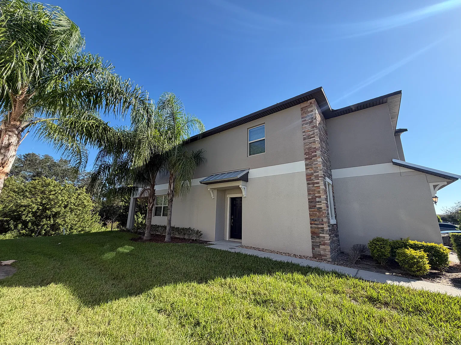 3 bed, 2.5 bath, 1824 sqft, $2,000 — Photo 3