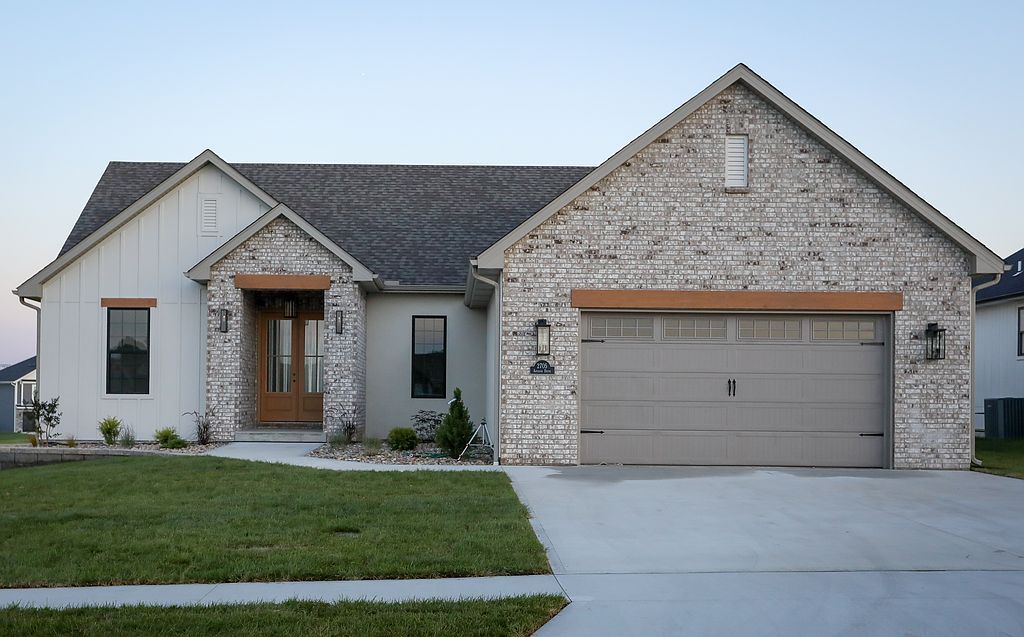 2705 Artisan Dr - Property Image