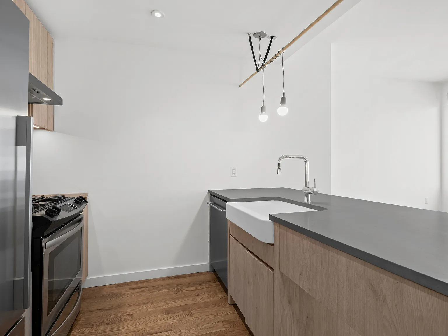 54 Noll Street — Photo 3