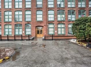 200 Market St APT B37, Lowell, MA 01852