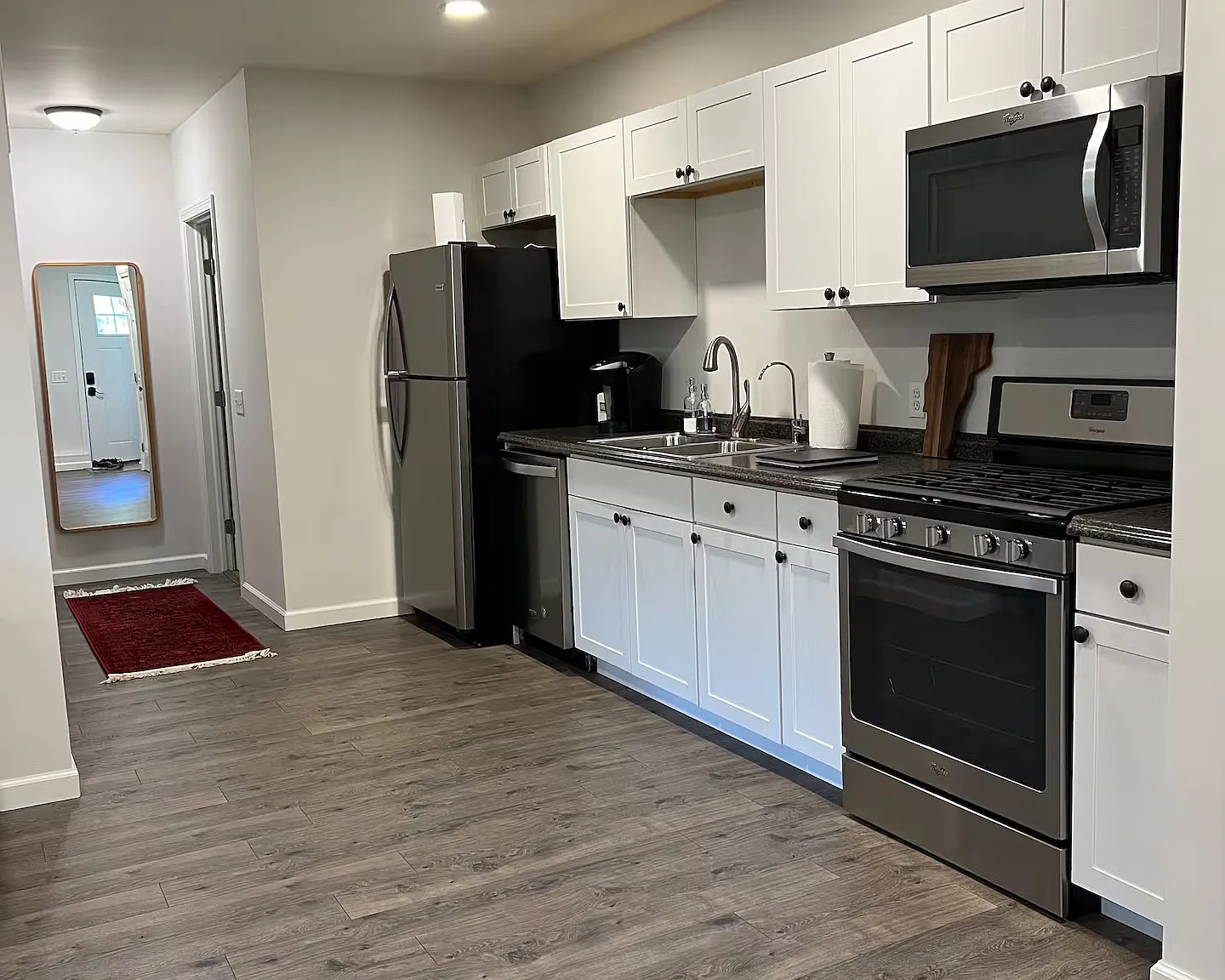 1 bed, 820 sqft, $2,500 — Photo 2