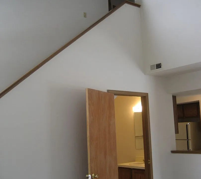 Building Photo 4