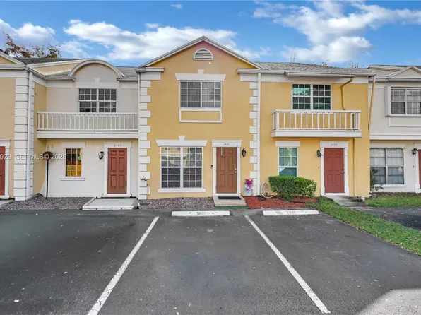 2881 S Cambridge Ln, Fort Lauderdale, FL 33330