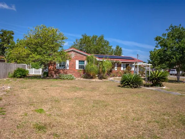 955 N 9th St, Eagle Lake, FL 33839