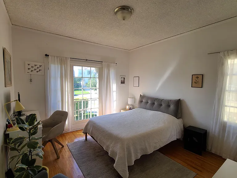 1158 S Rimpau Blvd #TOP — Photo 3