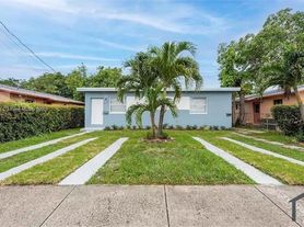 1530 NW 51st St, Miami, FL