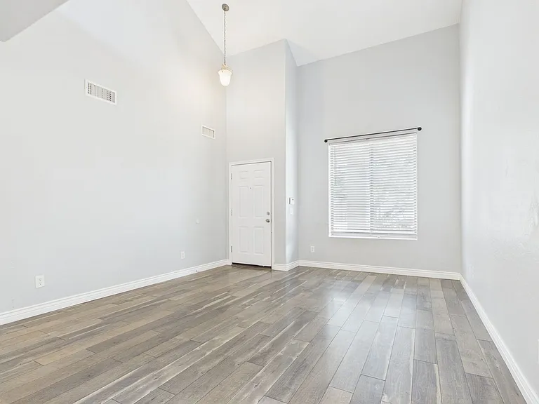 17648 W Lisbon Ln — Photo 17
