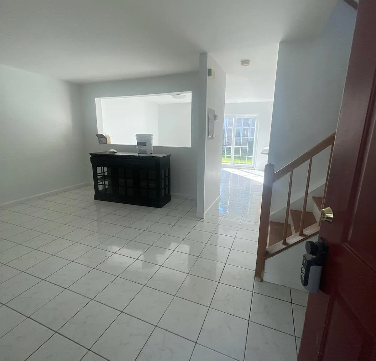3 bed, 1380 sqft, $3,325 — Photo 3