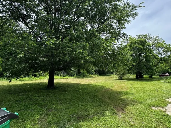 720 Myrtle St, Gainesville, TX 76240