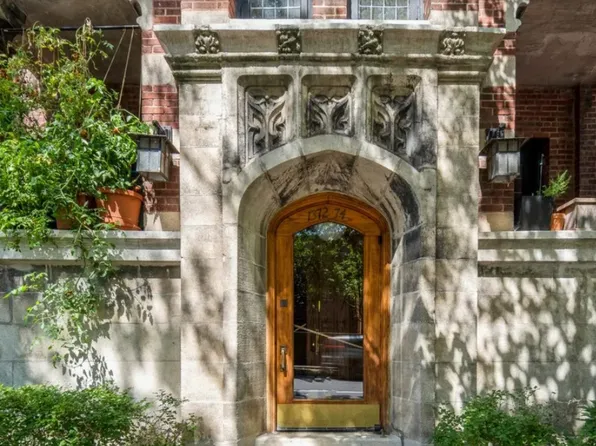 1372 E 57th St #2, Chicago, IL 60637