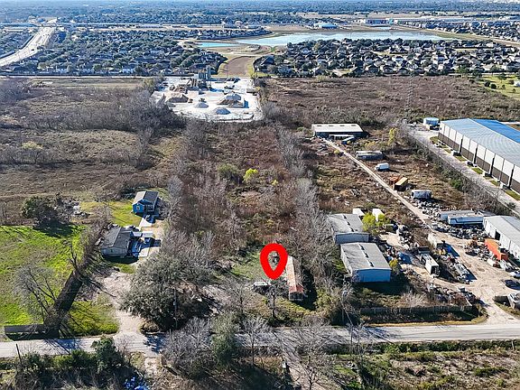 5th image of 3934 Fuqua St