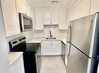 109 Fulton St #1F, Boston, MA 02109