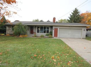 6435 8th Ave SW, Grandville, MI 49418